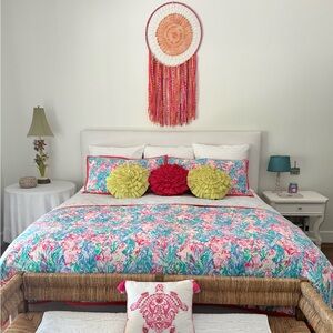 Lilly Pulitzer by Pottery Barn ;
King size reversible quilt with 2 king shams